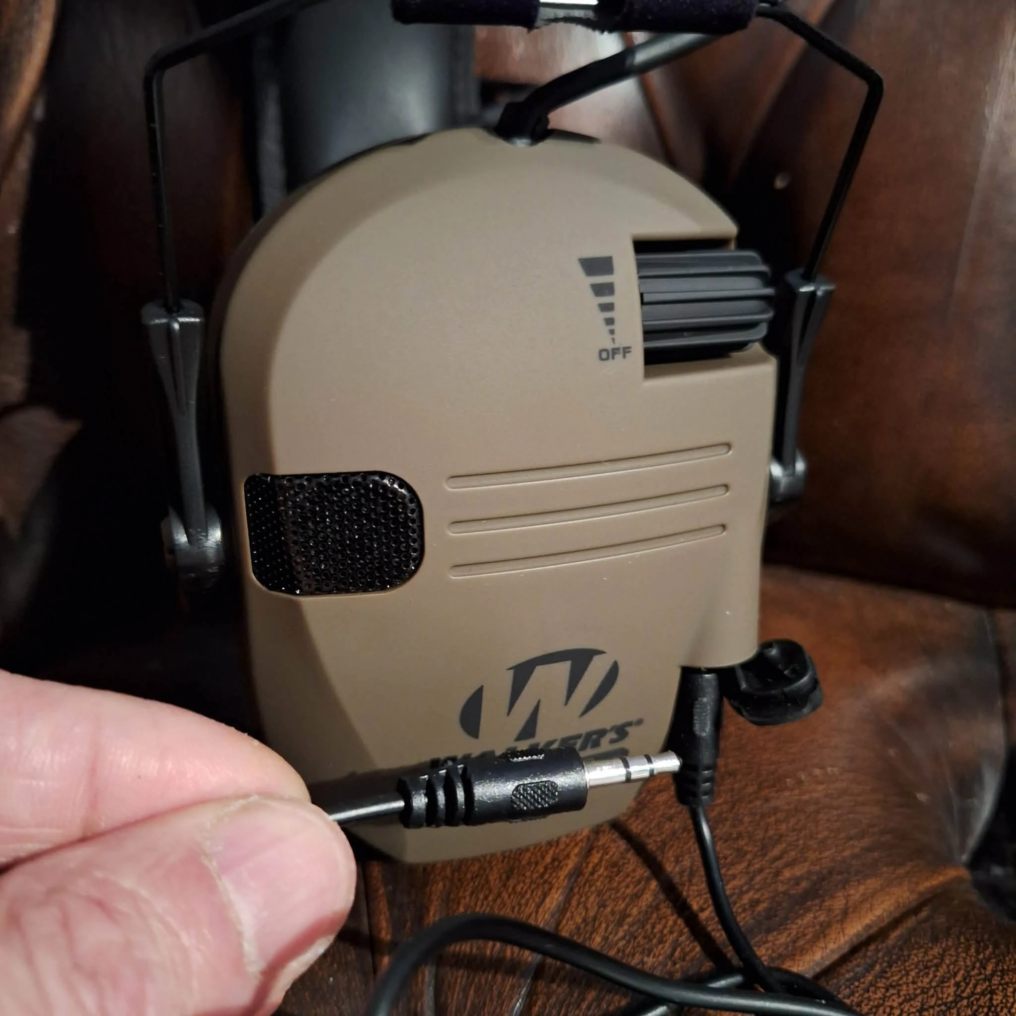 Cascos anti-ruido electrónicos + gafas de protección + estuche de transporte + parches F – photo 19